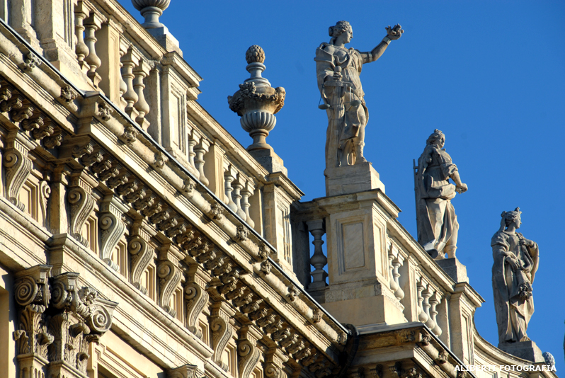 Torino / Palazzo Madama / facciata di Juvarra