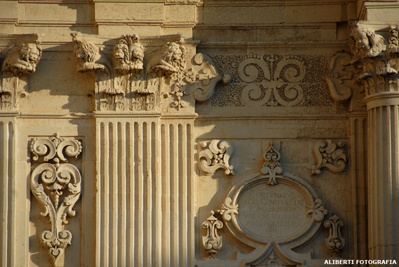 Lecce / Duomo / bassorilievo