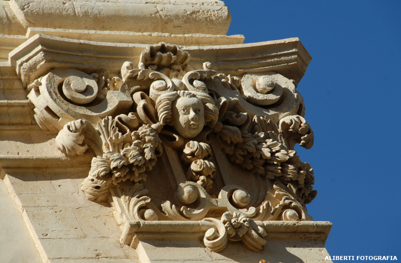 Noto / Chiesa Santa Chiara / dettagli