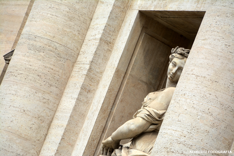Roma / Fontana di Trevi/ statua Fertilit  