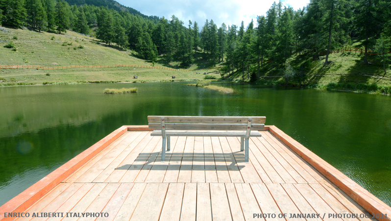 Alpi del Piemonte / panca sul lago di Laune