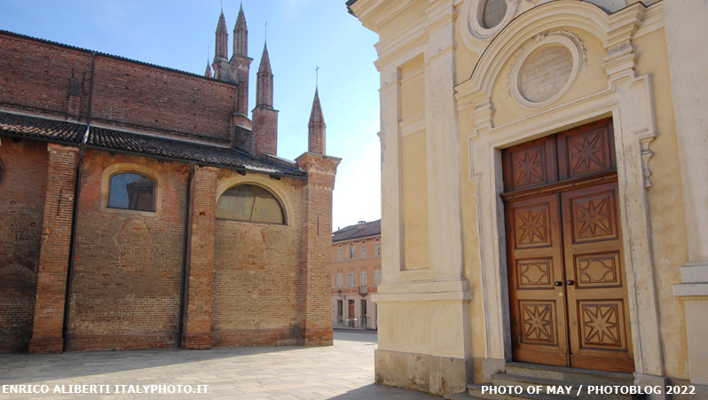 Chieri Piazza Duomo / spazi a misura d'uomo