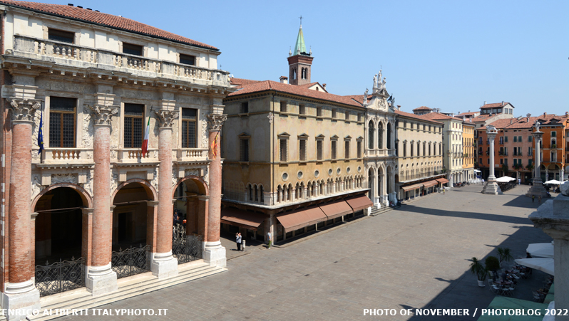 Vicenza Piazza dei Signori / eleganza composta