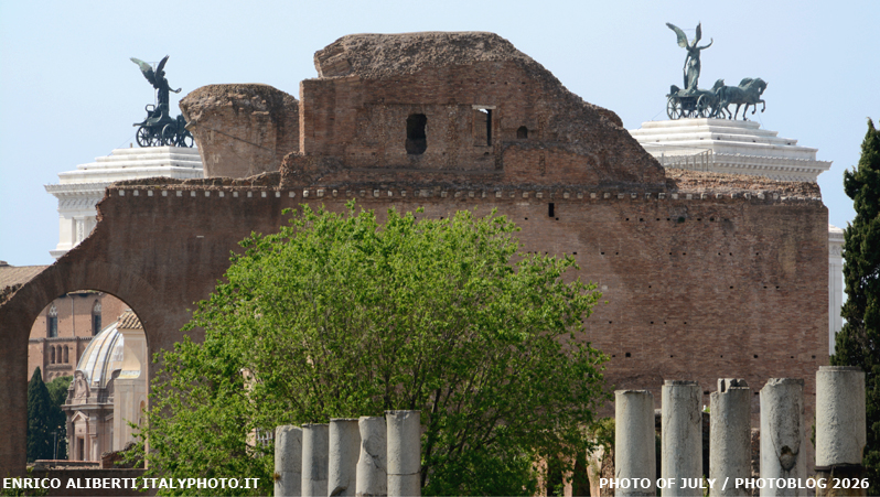Strati di Storia visti dal Colosseo